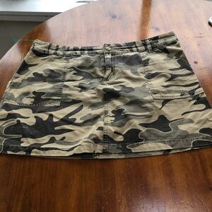 Billabong Green and Brown Camouflage Skorts